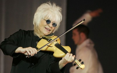 Catherine Lara -Audelà des murs